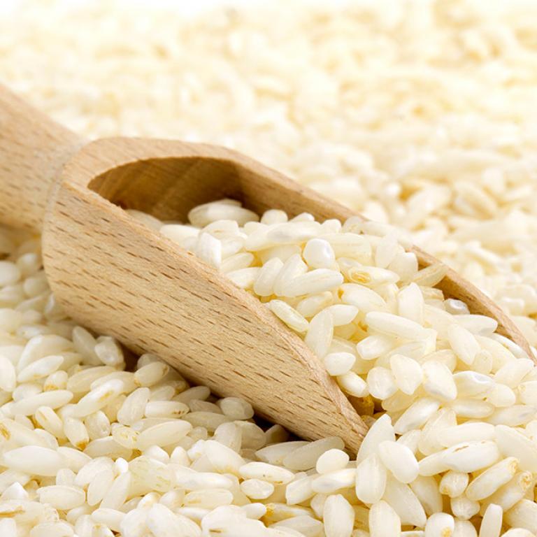 Risotto mantecato con crema di tenerumi, limone e tartare di gambero Risotto mantecato con crema di tenerumi, limone e tartare di gambero